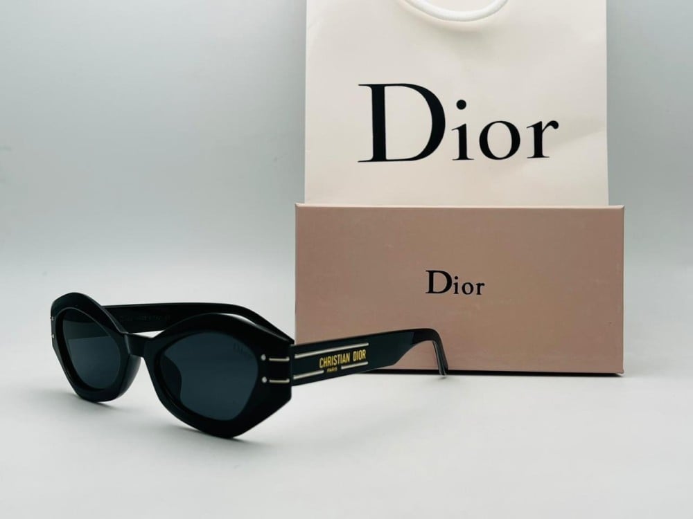 Dior glasses with accessories